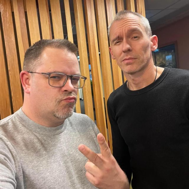 @djeffendi:
“Este héttől megint együtt csücsörítünk a szerda esti Night Shift-ben, a BEST FM-en! Hallgassatok minket ma is! 😁”

@djwhiteboyofficial #djeffendi #djwhiteboy #nightshift #bestfm